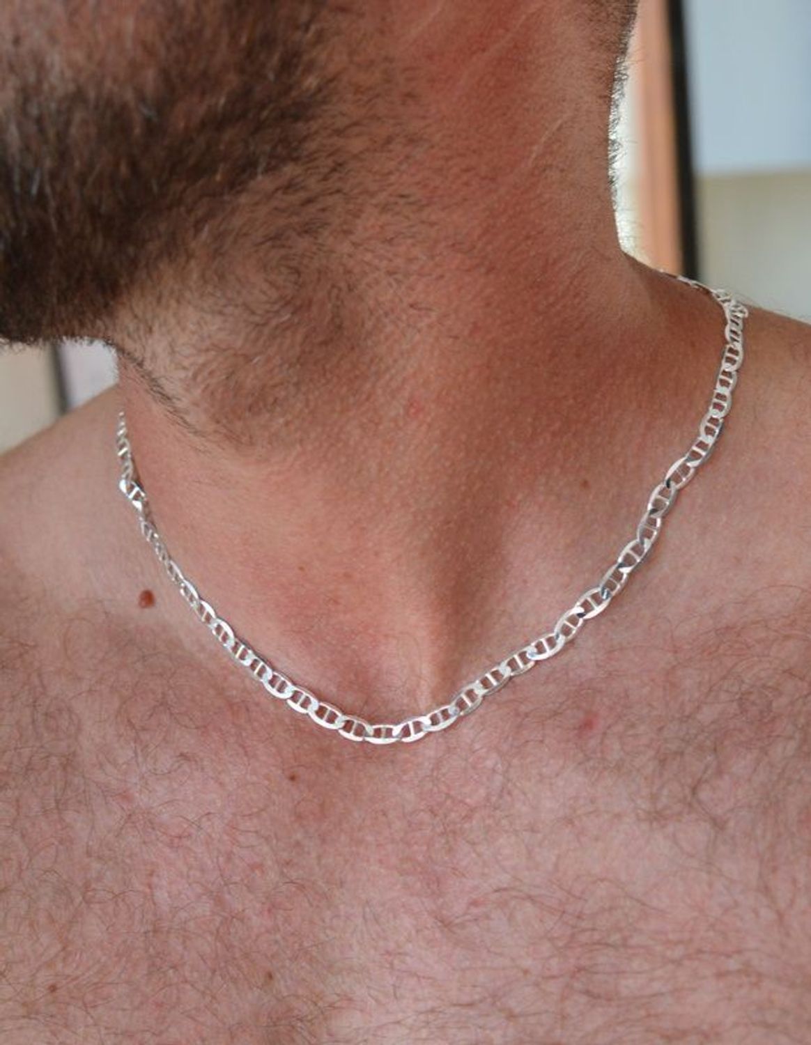 Srebrny łańcuszek srebrny łańcuch 925 o splocie gucci 4,2 mm Efektowny splot, który przez swoją uniwersalną strukturę jest idealną bazą do rozmaitych wisiorków oraz dodatków. W ofercie naszego sklepu.jpg